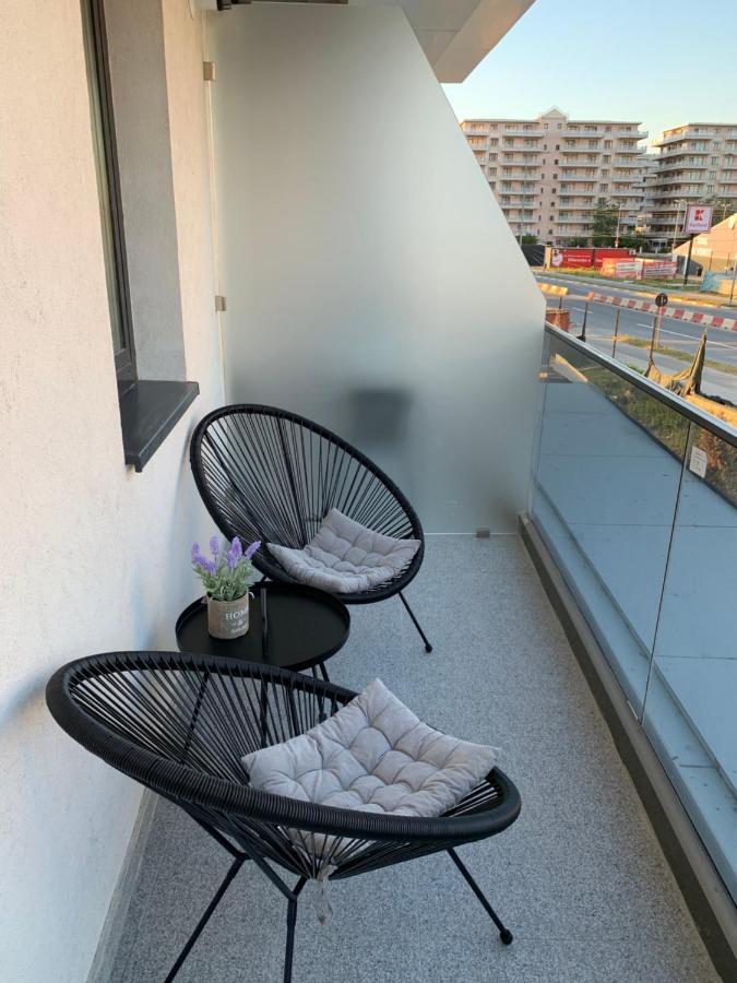 ママイア Apartament Alexandraアパートホテル エクステリア 写真