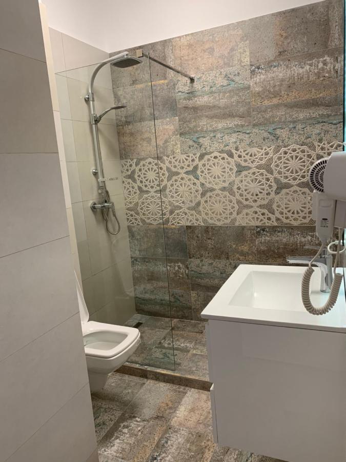 ママイア Apartament Alexandraアパートホテル エクステリア 写真